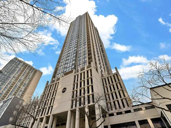 1122 N Clark St APT 3901, Chicago, IL 60610