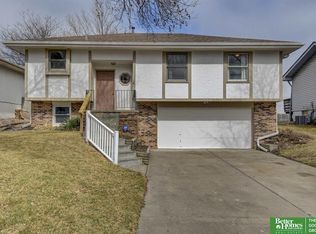 15236 R St, Omaha, NE 68137