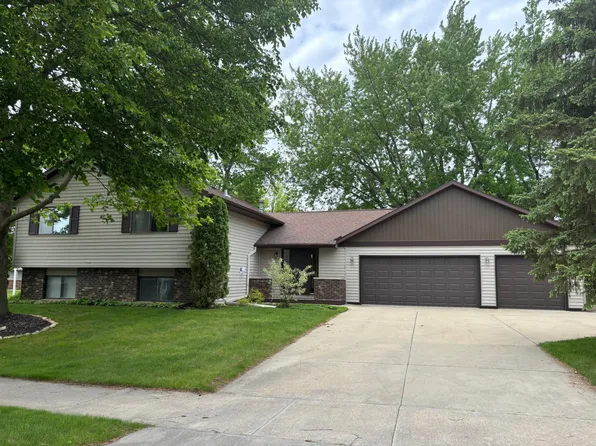 1814 Northern Heights Ln NE, Rochester, MN 55906