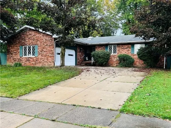 583 Helper Dr, Bedford, OH 44146