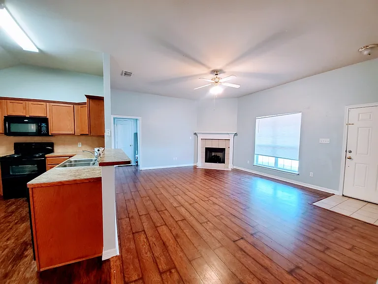 5866 Palo Pinto Dr — Photo 8