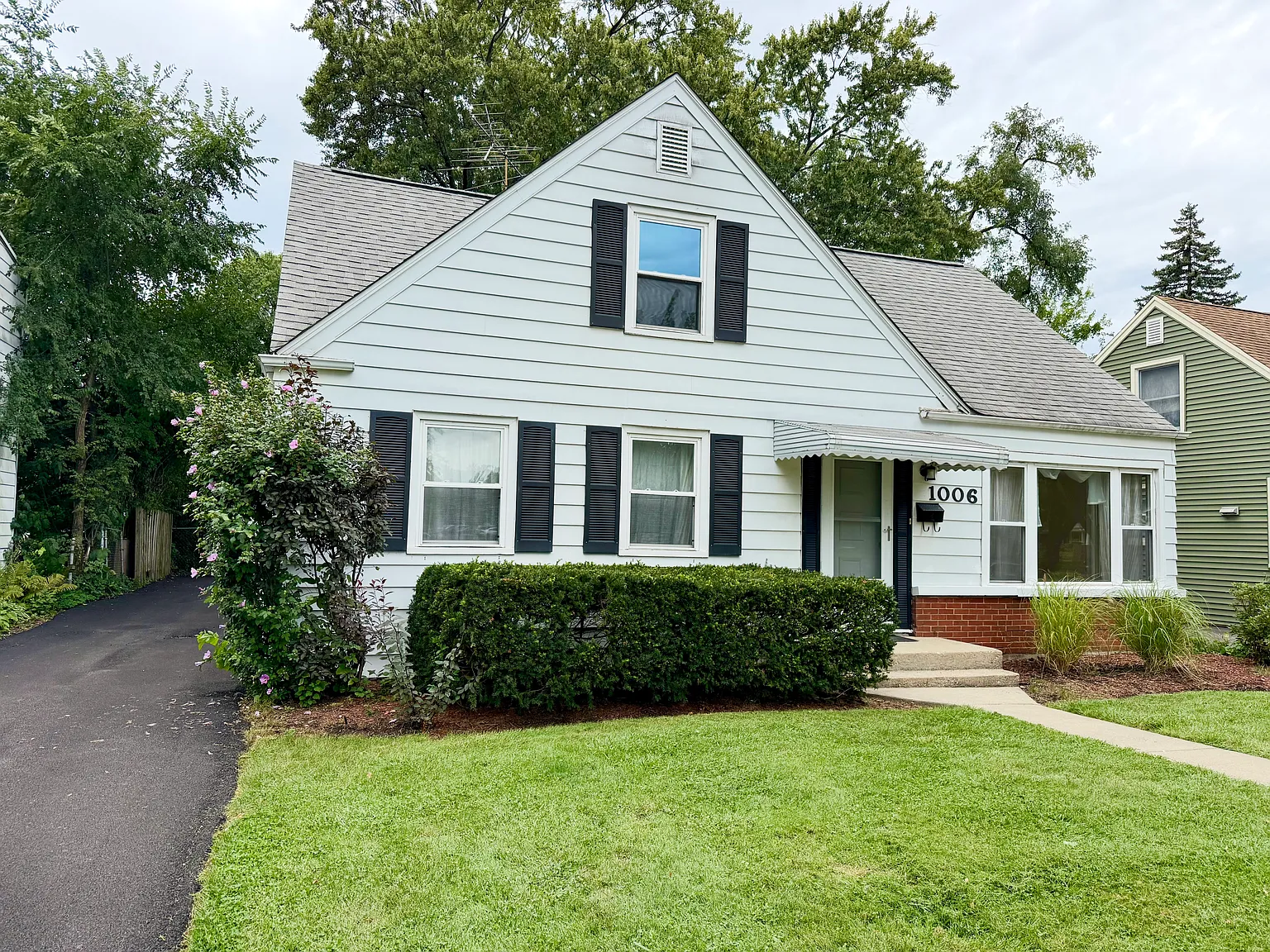 4 bed, 1514 sqft, $2,950 — Photo 2
