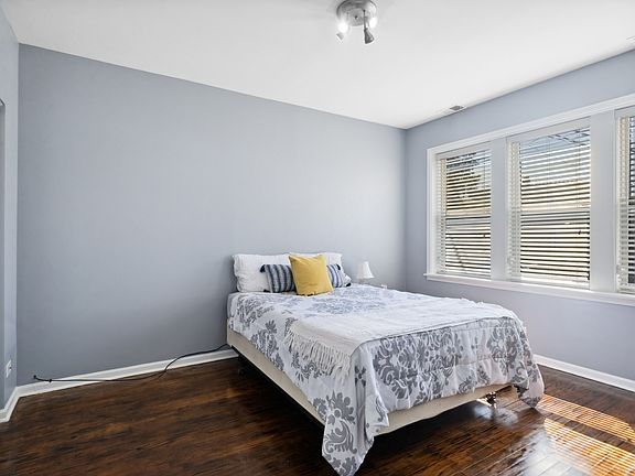 5th image of 4850 N Sacramento Ave #1