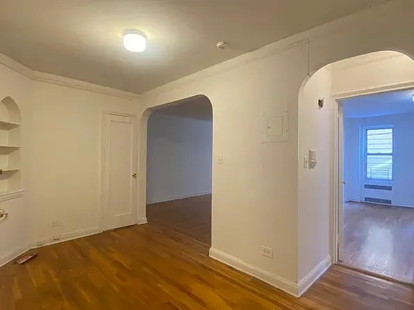 92-16 Whitney Avenue image 1 of 8