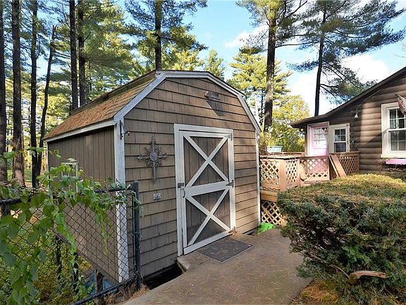 4th image of 217 Lake Dr