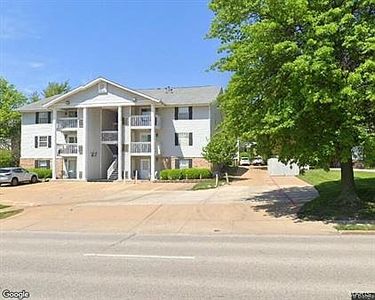 645 S Kirkwood Rd APT 201, Kirkwood, MO, 63122