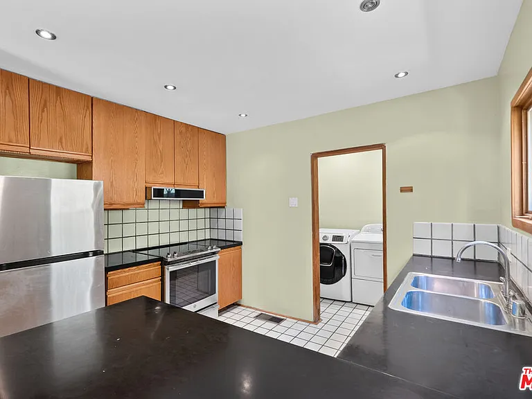 2569 Patricia Ave — Photo 18