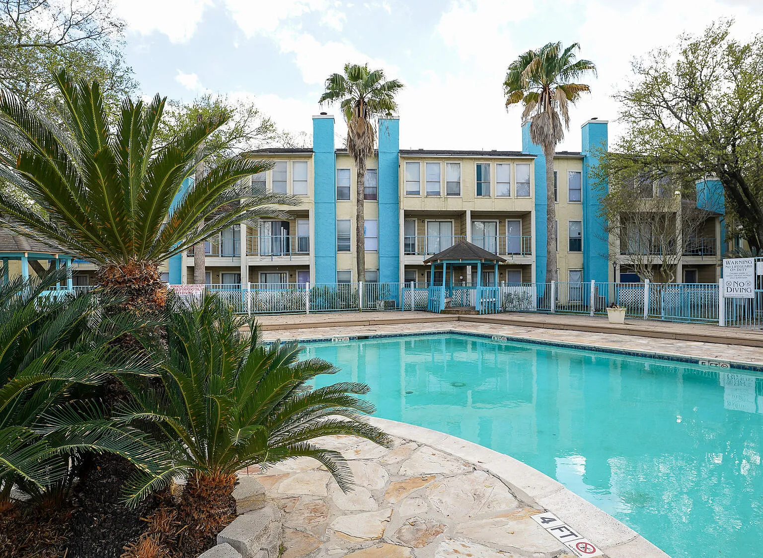 La Esencia Apartments — Photo 2