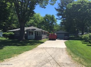 16340 Carol St, Spring Lake, MI 49456
