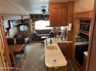 240 Lakeview Ct, Interlachen, FL 32148