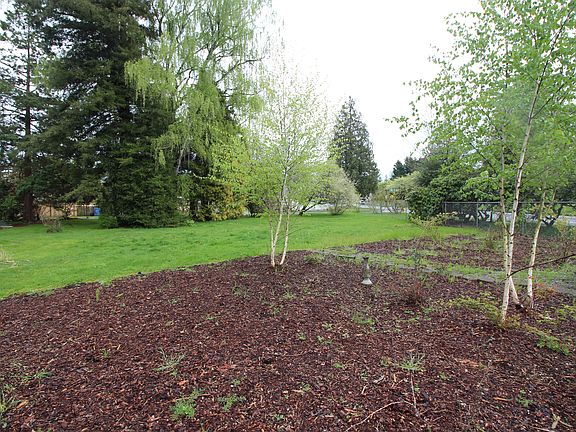 4th image of 1301 A West Stewart