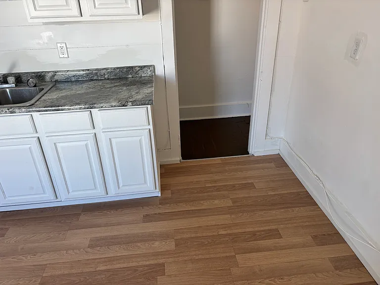 213 N 6th St #1/2 — Photo 18