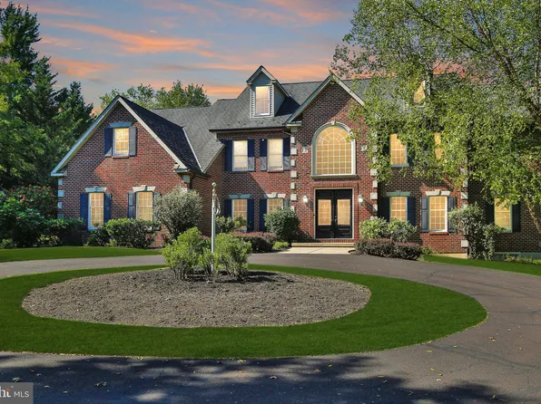 300 Brookside Ct, Chalfont, PA 18914