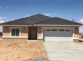 7128 Maricopa Rd, Phelan, CA 92371