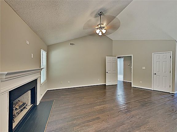 3rd image of 419 Chase Marion Way