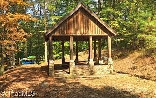 3rd image of 219 Windward Dr
