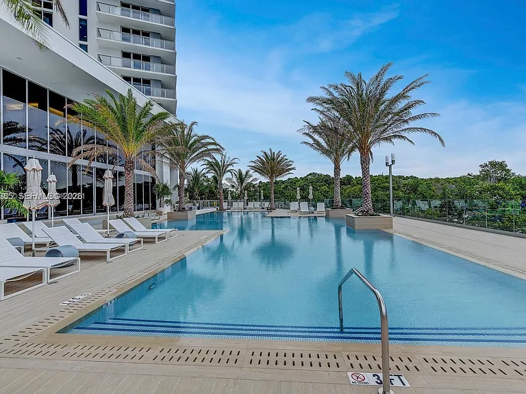 16385 Biscayne Blvd #2515 — Photo 19