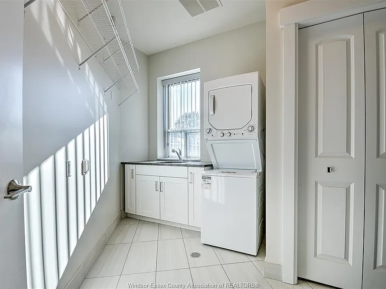 1225 Riverside Dr E #101 — Photo 16