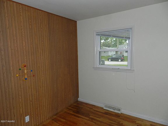 4th image of 980 Wedgewood Rd