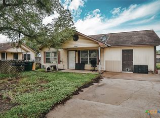 3304 Lone Tree Rd, Victoria, TX 77901