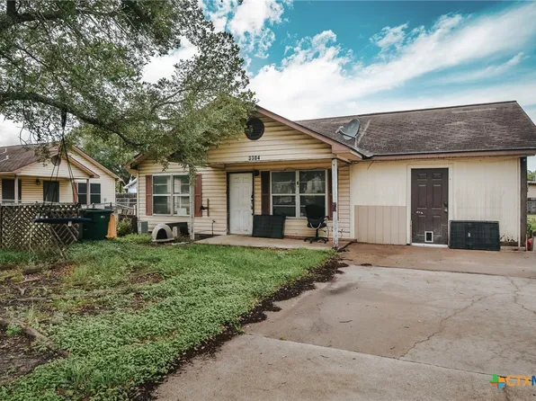 3304 Lone Tree Rd, Victoria, TX 77901