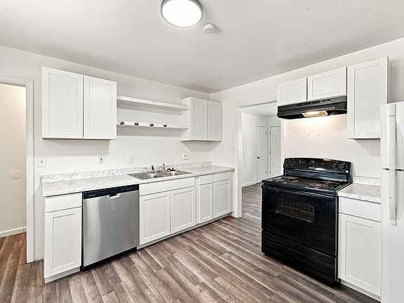4th image of 1810 Yakima Ln