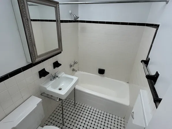 155 East 34th Street image 6 of 17