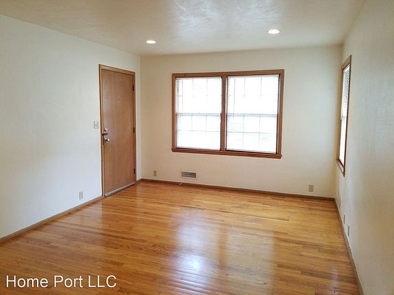 2nd image of 2316/2318 Clark Ave #2318