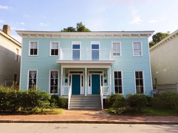 210 E 32nd St, Savannah, GA 31401