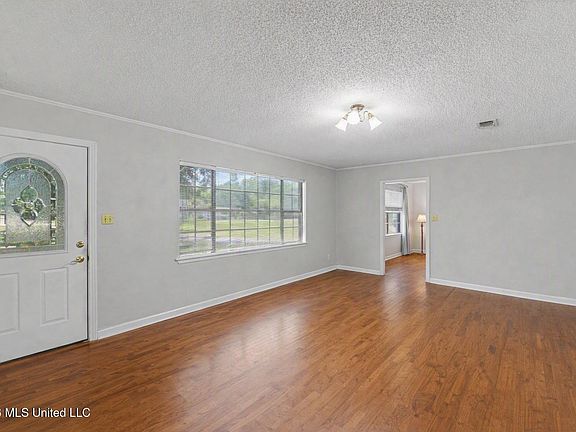 5th image of 64 52nd St