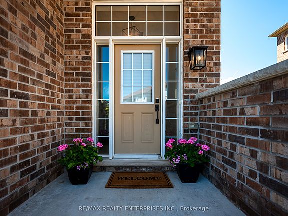 3rd image of 172 Parkinson Cres #25