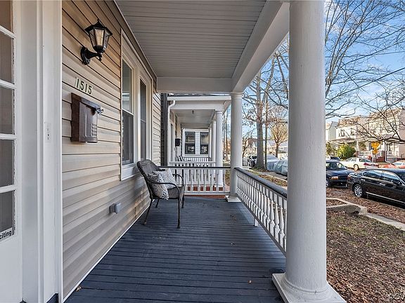 3rd image of 1515 Oakwood Ave
