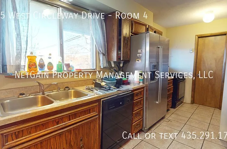 405 W Circleway Dr #4 — Photo 7