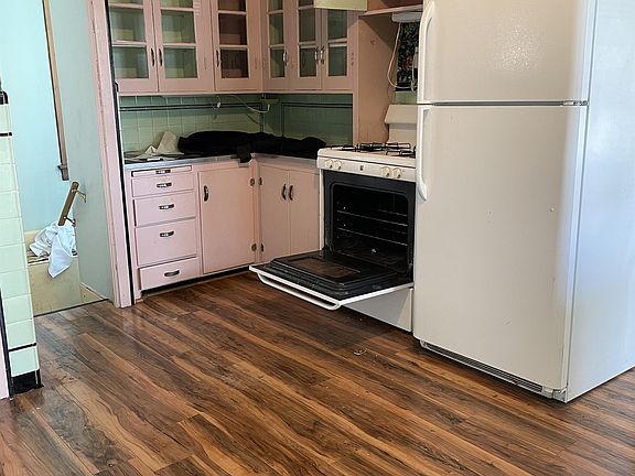 2nd image of 1725 Clarke Dr #1