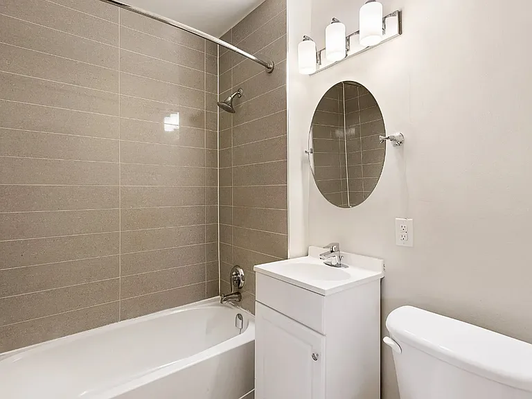 2177 Avenue Rd — Photo 5