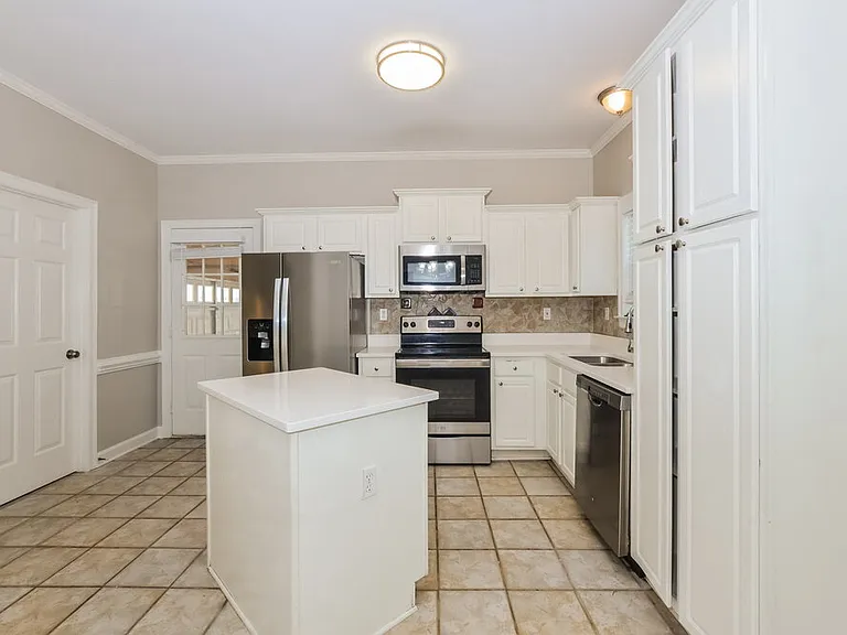 4508 Westminister Cir — Photo 9