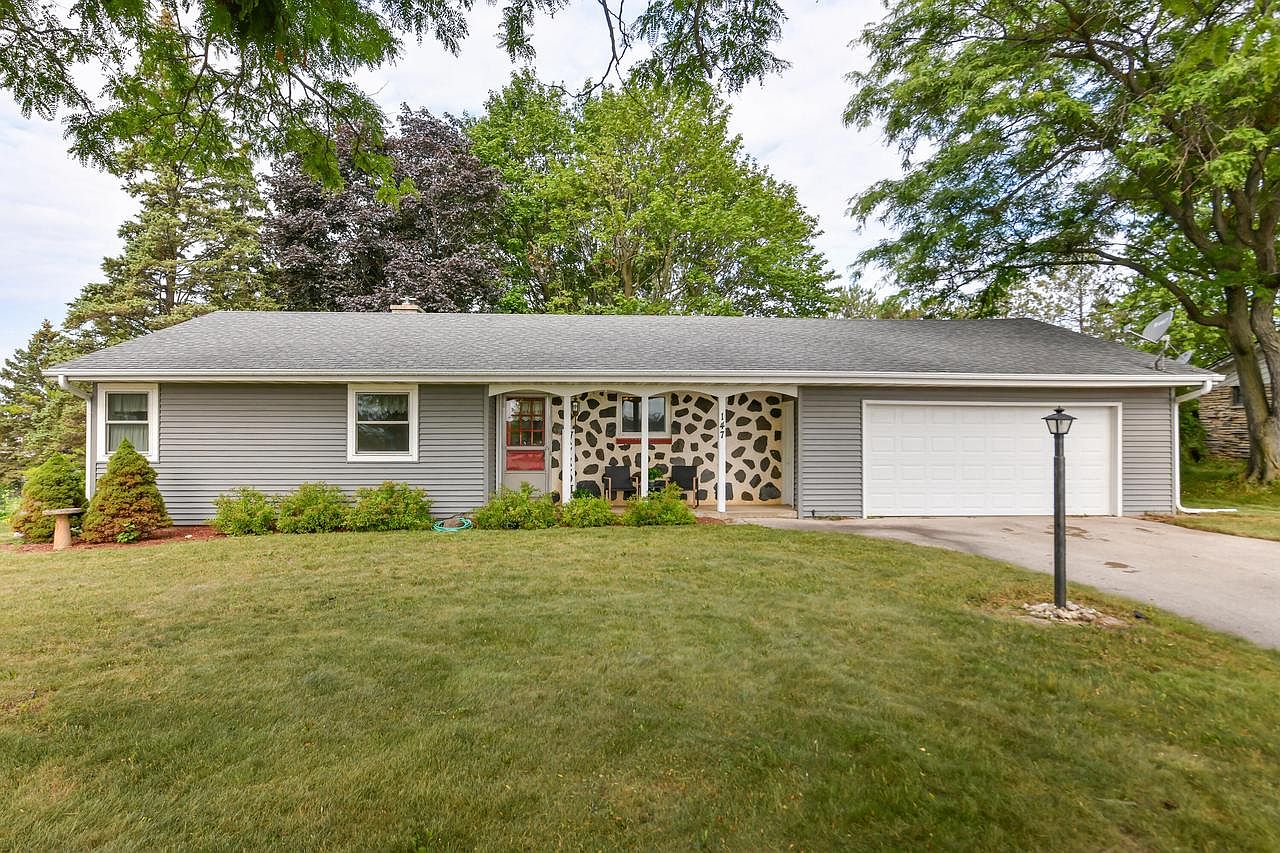 147 Hilldale DRIVE, Hartford, WI 53027 | Zillow