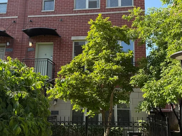 1333 N Burling St #B, Chicago, IL 60610