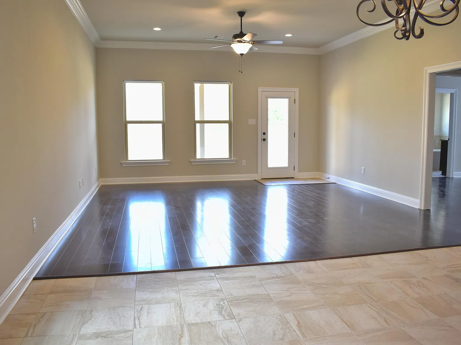 421 Berg Ct — Photo 4