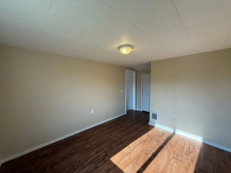 2306 J St — Photo 13