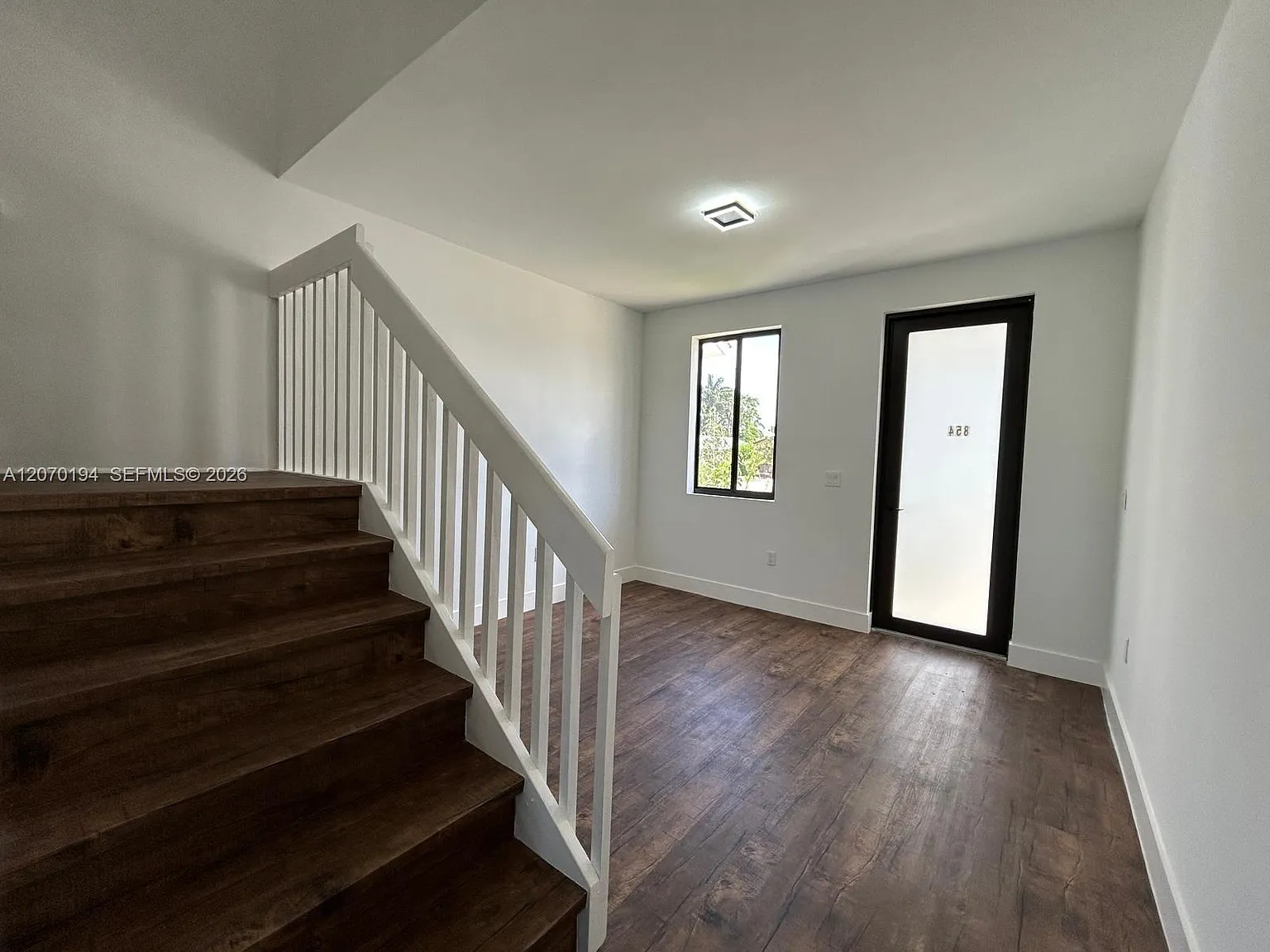 Palm Ave Heights — Photo 4