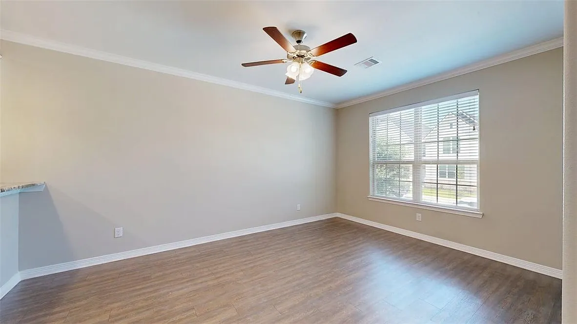 3 bed, 3.5 bath, 1649 sqft, $1,500 — Photo 2