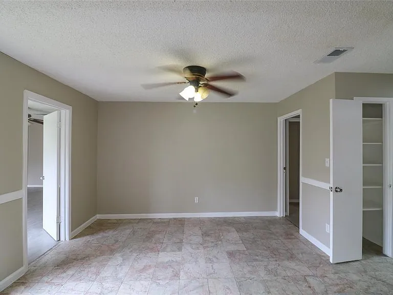 6111 Briar Glade Dr — Photo 8