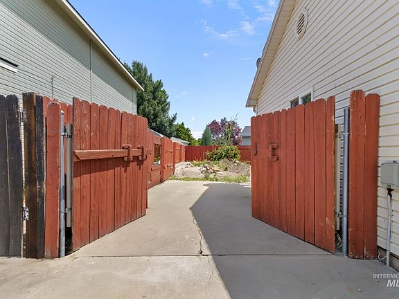 3rd image of 80 N Wedgwood Dr