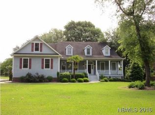 201 Bridge Pointe Dr, New Bern, NC 28562