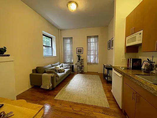 Rented by Oxford Property Group | media 18