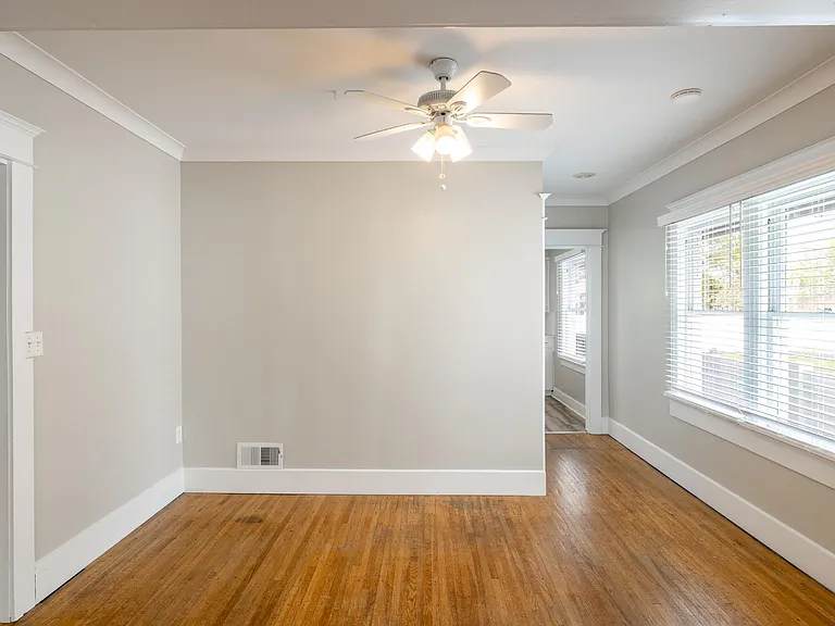 621 E 33rd Ave — Photo 10