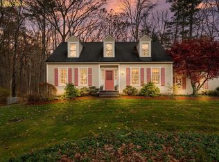 26 Meadowcrest Drive, Bedford, NH 03110