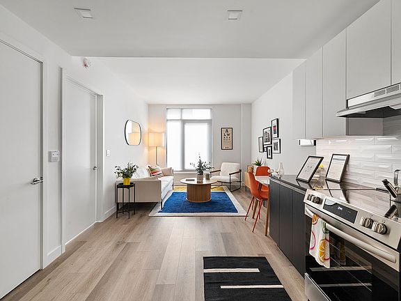 4th image of 299 E 161st St #906