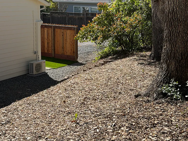 Carquinez Ave — Photo 9